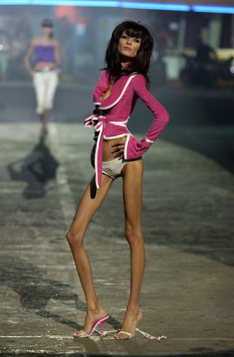 Falsas fotos usadas em sites anti ana/mia Runway_skinny_2