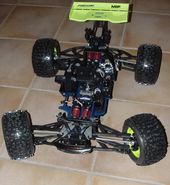 b-revo chassis alu et b-revo chassis carbone - Page 2 DSC00002%20(2)_resize