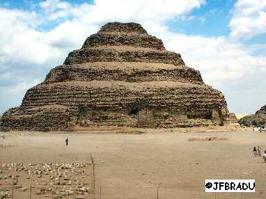 Connaissez-vous ceci ? Pyramide-saqqara382