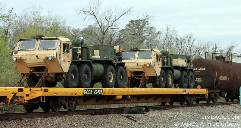 (FULL) WA International News Network - Page 26 005615-RGB-wjj-%C2%A9-military-equipment-on-westbound-BNSF-manifest-train-going-through-Live-Oak-crossovers-Waggaman-Louisiana-USA-3-March-2012