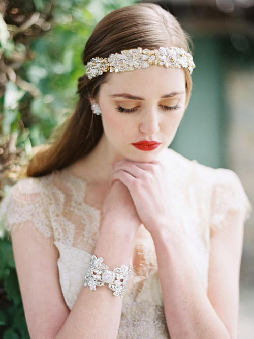اكسسوارت للشعر  Enchanted-atelier-wedding-veils-hair-accessories-bridal-collection-spring-2014-5