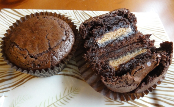 Cupcakes or brownies Pb-cup-brownie-cupcakes