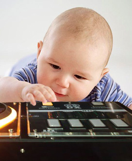 Topic du "tu peut pas jouer le soir car " Baby_iidx