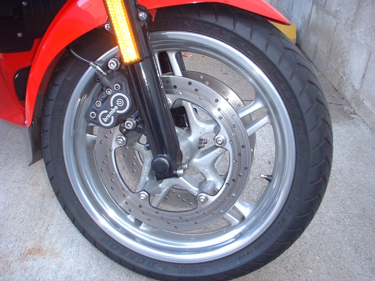 K1200 front rotor on K1100 forks (size and bolt hole differences) K11og_k12wheelconv_03_b