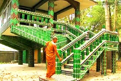 Wat Pa Maha Chedi Kaew, el templo reciclado F77