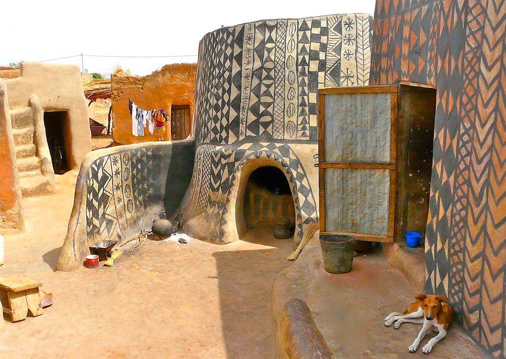 Tiébélé, el pueblo africano donde cada casa es una obra de arte 7F7