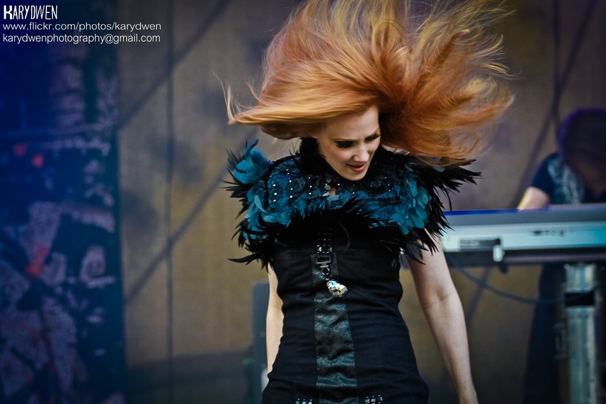 Fotos de Simone Simons - Página 8 69CCF9080