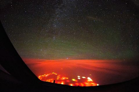 La NASA capta un misterioso espectro rojo gigante sobre México  9D9