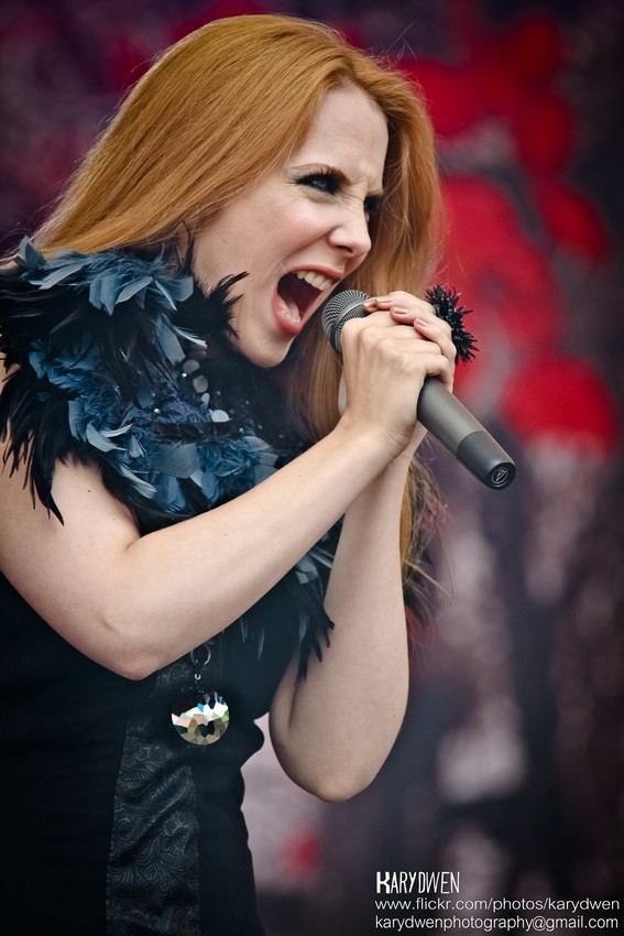 Fotos de Simone Simons - Página 8 238235BBB