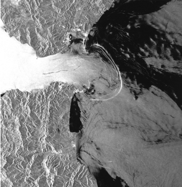 Navegando por el estrecho del mar Kraken de Titán 1B7