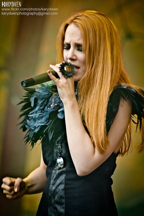 Fotos de Simone Simons - Página 8 511BC74DF