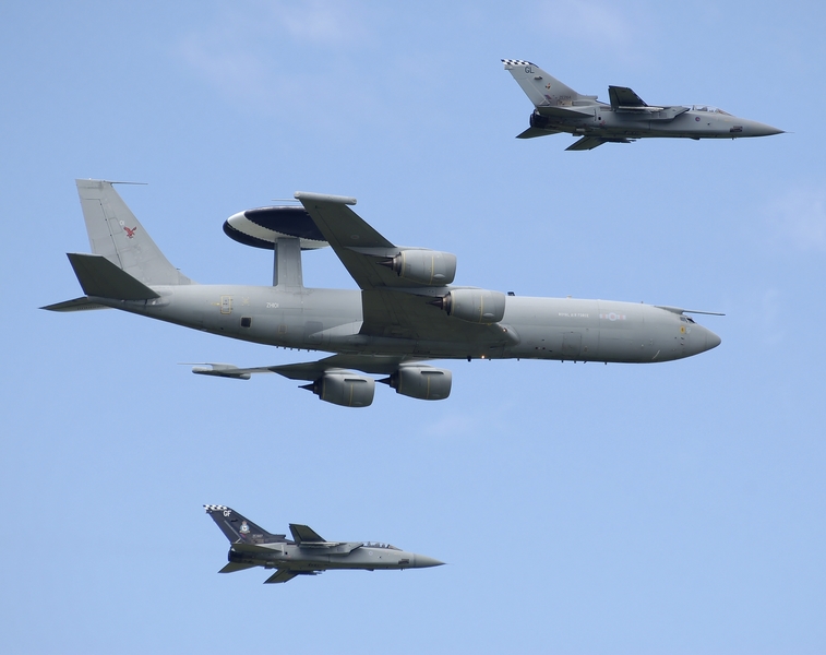 Boeing E-3 Sentry (Avión de alerta temprana y control aerotransportado AWACS  USA)  799D643A6