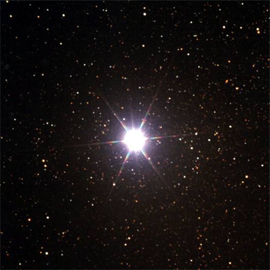 جمال نجوم السماء ليلاً  Alpha_centauri_9604-1-4med