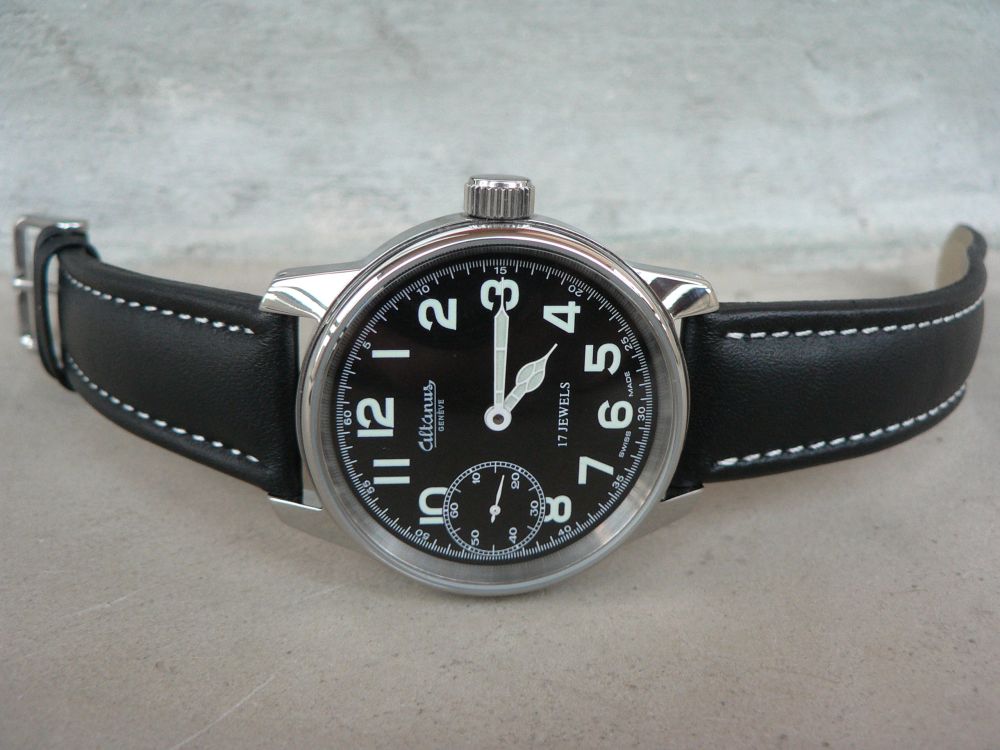 Nouvelle revue en ligne : l'Altanus Flieger Cal. Unitas P1030030