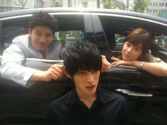 Protect the Boss -Protejati seful - Pagina 2 20110803-Protect-The-Boss