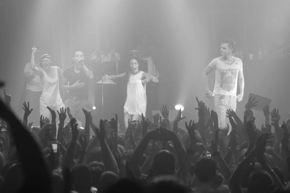 Bataclan 15, 16, 17 octobre 2013 [Photos HQ] 602453-10202222564476155-639004687-n