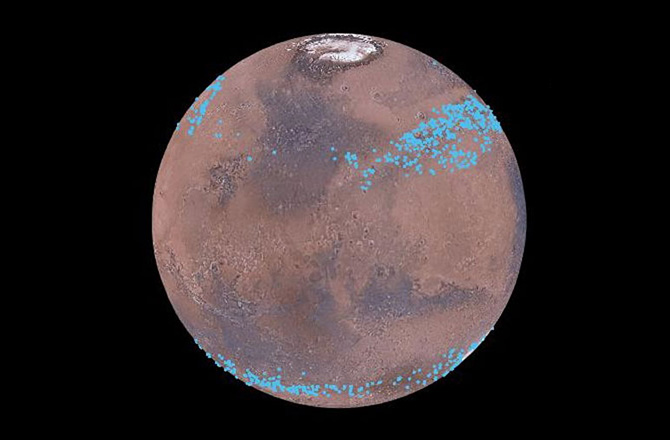 Phát hiện băng hà đang tan chảy dưới lớp cát bụi trên bề mặt Sao Hỏa Bang_ha_1