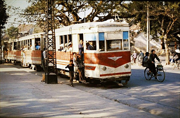 Hà Nội - Huế - Đà Nẵng - Sài Gòn vào năm 1979 Anh_2