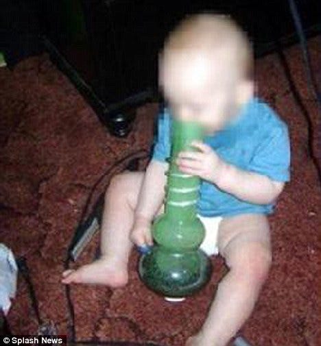 Mom arrested over facebook picture. Funny or not? 12992553_SS