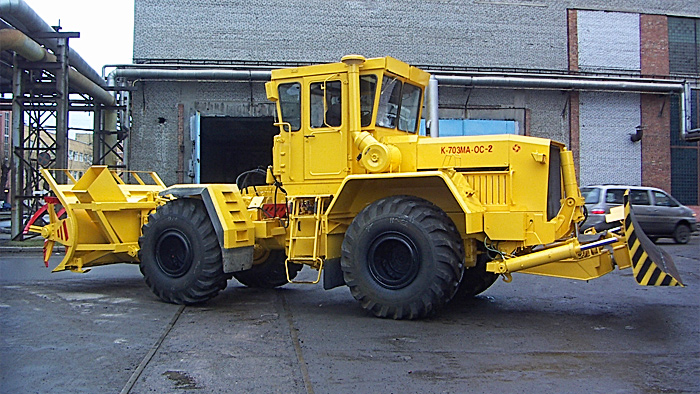Kirovets trattori K-703ma-os2