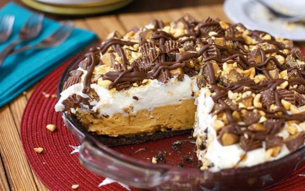 وصفة فطيرة زبدة الفول السوداني الكريمية Parade-reeses-peanut-butter-cup-no-bake-pie