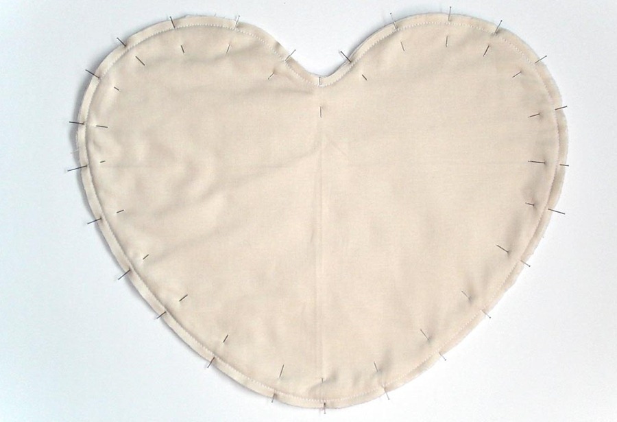كيفية خياطة وسادة على شكل قلب Tayra-2011-10-08_214335_thumb