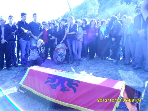 Xhafer Leci:Iku në amëshim atdhetari Kadri Mani Varrimi-kadri-mani--foto-xhafer-leci1