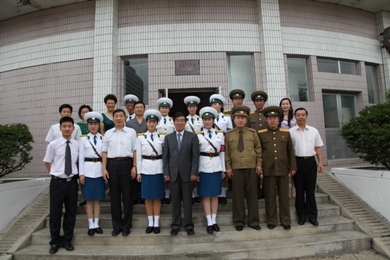 Pyongyang Traffic Ladies meet the new Chinese Ambassador  - 2010 W020100730533411702400