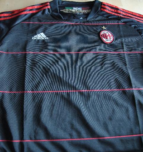 Collection de Maillots de Foot ! :) Milan%20AC