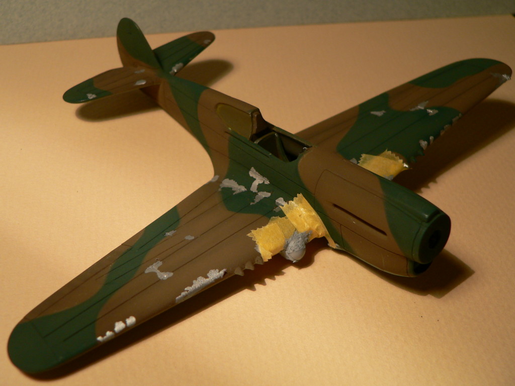 Curtiss P40E Kittyhawk (Warhawk)  [Heller] 1/72 P1140428
