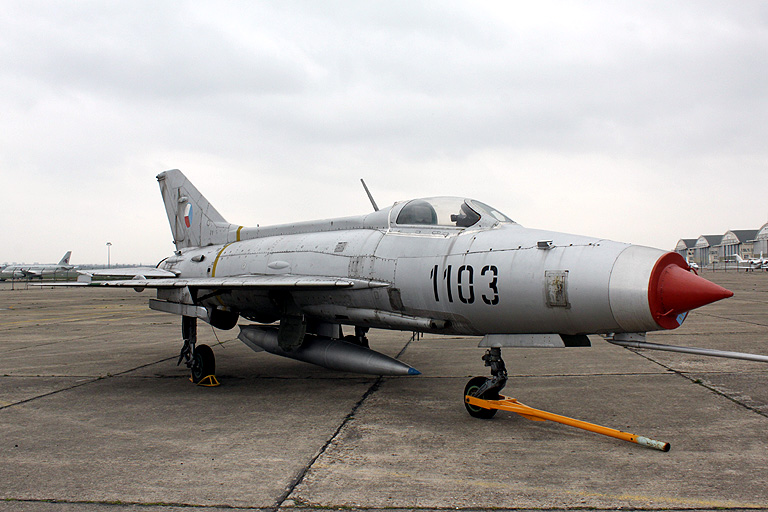 Reportage photos - Musée de l'Air et de l'Espace au Bourget MiG-21_F13