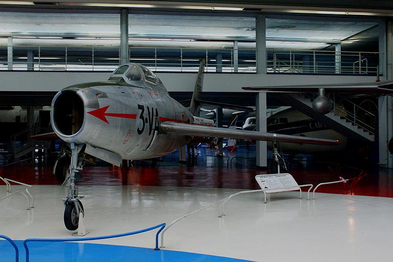 Reportage photos - Musée de l'Air et de l'Espace au Bourget Republic_F-84F-46_GK_Thunderstreak