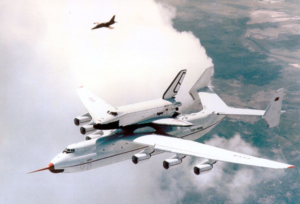 La foto diaria - Página 20 L-39_An-225_Buran