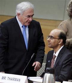 IMF pledges new efforts against economic threats 09