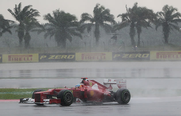 Alonso se aproveita da chuva e vence o GP da Malásia Alonso630_ap