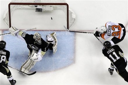 Flyers win in OT while L.A. defeat Canucks in Game 1 Ap-201204112153788208906.2