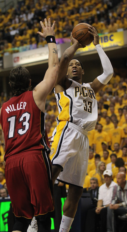 Spurs take control 2-0; Pacers tear down Heat in Game 3 Ba41d5d7eebfe60804892d6976c3b7de-getty-144699465