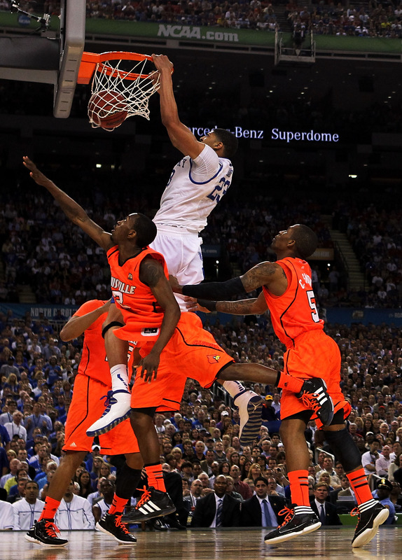 Blue reigns supreme as Kentucky & Kansas set to meet for title 27d76a89479e6a53f61ccfe3f1019132-getty-142214682