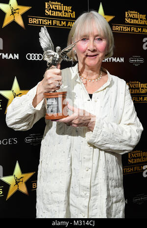 2017 - FYC GENERALES Gemma-jones-winner-of-the-award-for-best-supporting-actress-for-her-m314cj