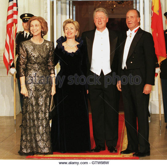¿Cuánto mide el Rey Juan Carlos I? - Altura - Real height Spanish-royalty-visits-the-white-house-february-23-for-a-state-dinner-gtw98w