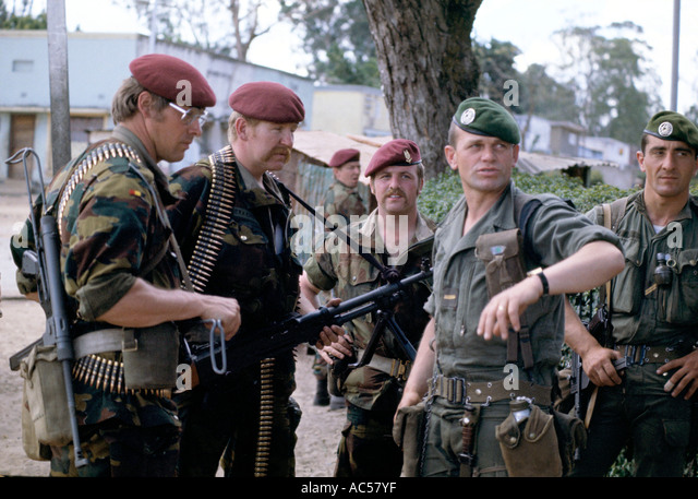 Question on P37 Belgian Web Gear Zaire-1978-belgian-paratroopers-and-foreign-legion-troops-in-kolwezi-ac57yf