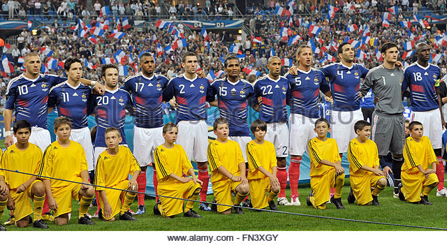 Hilo de la selección de Francia Epa02387832-french-national-soccer-team-players-l-r-karim-benzema-fn3xgy