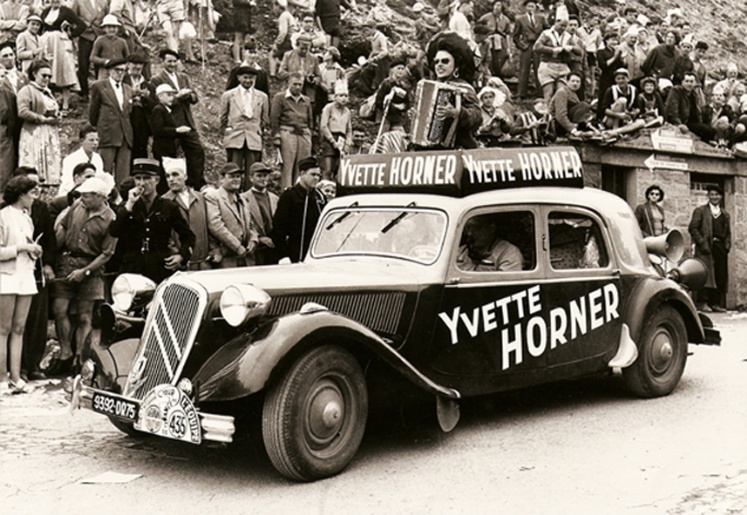 Yvette Horner est décédée (22-09-1922 / 11-06-2018) 53_Retromobile_2010_00