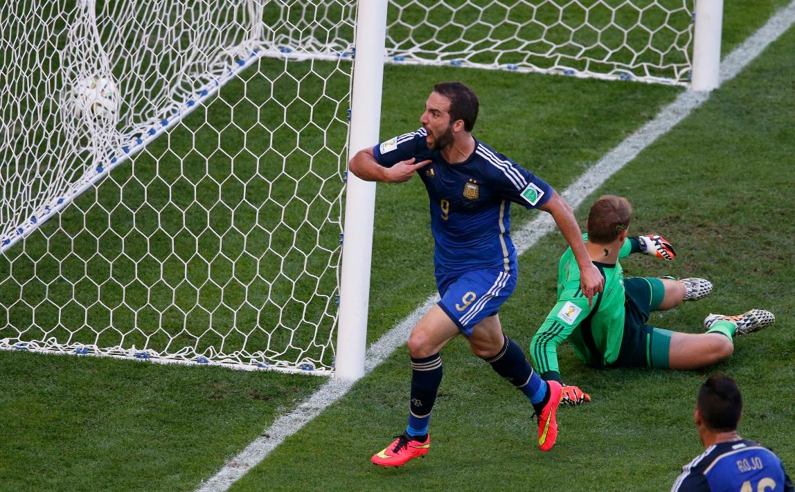 Entrevisten a Kaiser Puto (Clap) - Página 5 Gonzalo_Higuain-Alemania-Argentina-Brasil_2014-Mundial_MILIMA20140713_0269_8