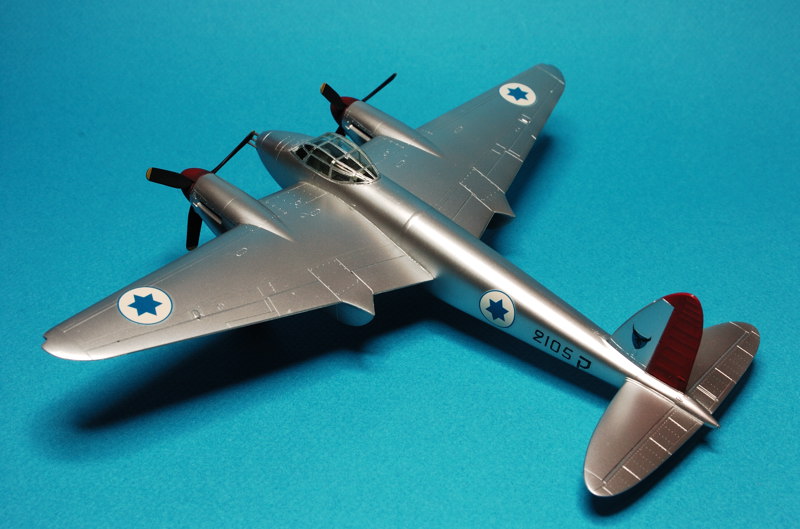 [Hasegawa] De Havilland Mosquito  1/72 - Page 2 DSC_8198