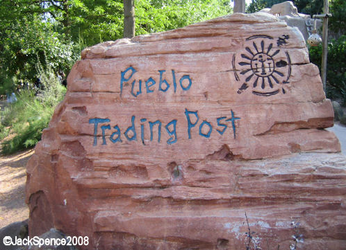 Pueblo Trading Post [Frontierland - 1992] DLP%20Frontierland%2044