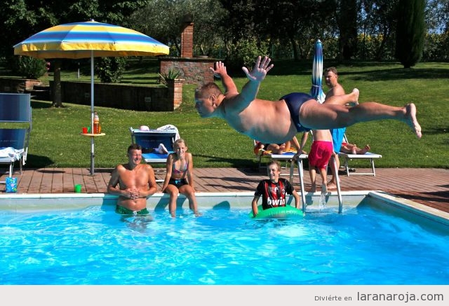 <<<<<<<< IMAGENES ENCADENADAS >>>>>>>> - Página 2 Foto-graciosa-chico-piscina-planchazo