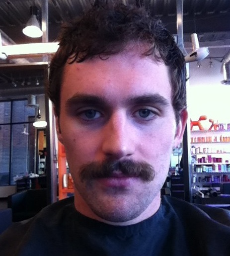 Kevin Love sem barba! Kevin-love-mustache