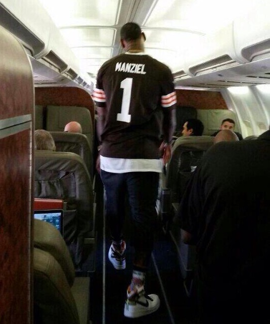 LeBron opting out Lebron-james-johnny-manziel-browns-jersey