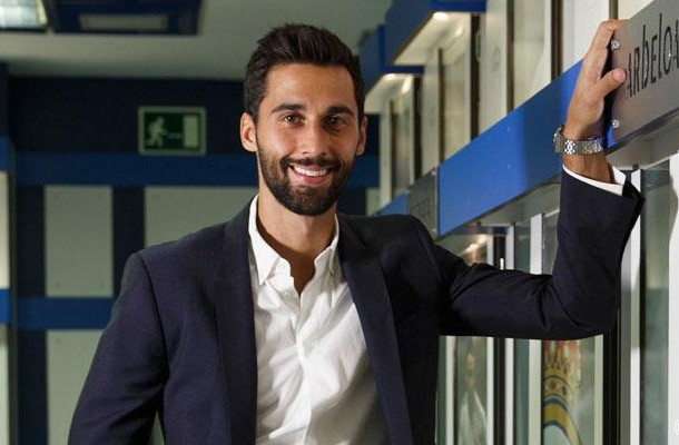 Carrusel del 13 al 15/05 de 2016 - Página 13 Arbeloa-entrevista-anfield-610x400